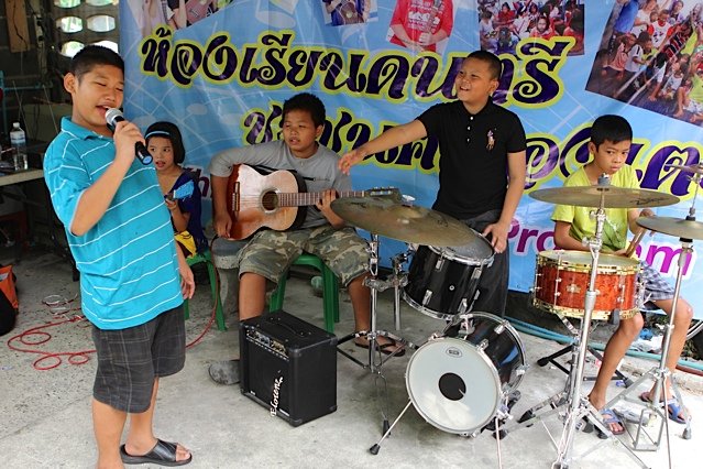 Bring hope to Thai kids in the Khlong Toey slum