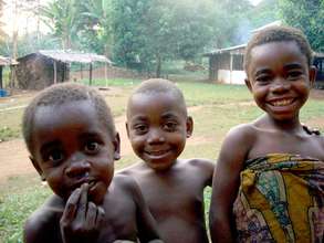 Baka children at Gbine