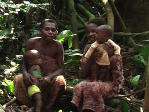 Kambi and Lekeweh with their babies