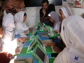Zarbaig Students in the Computer Program