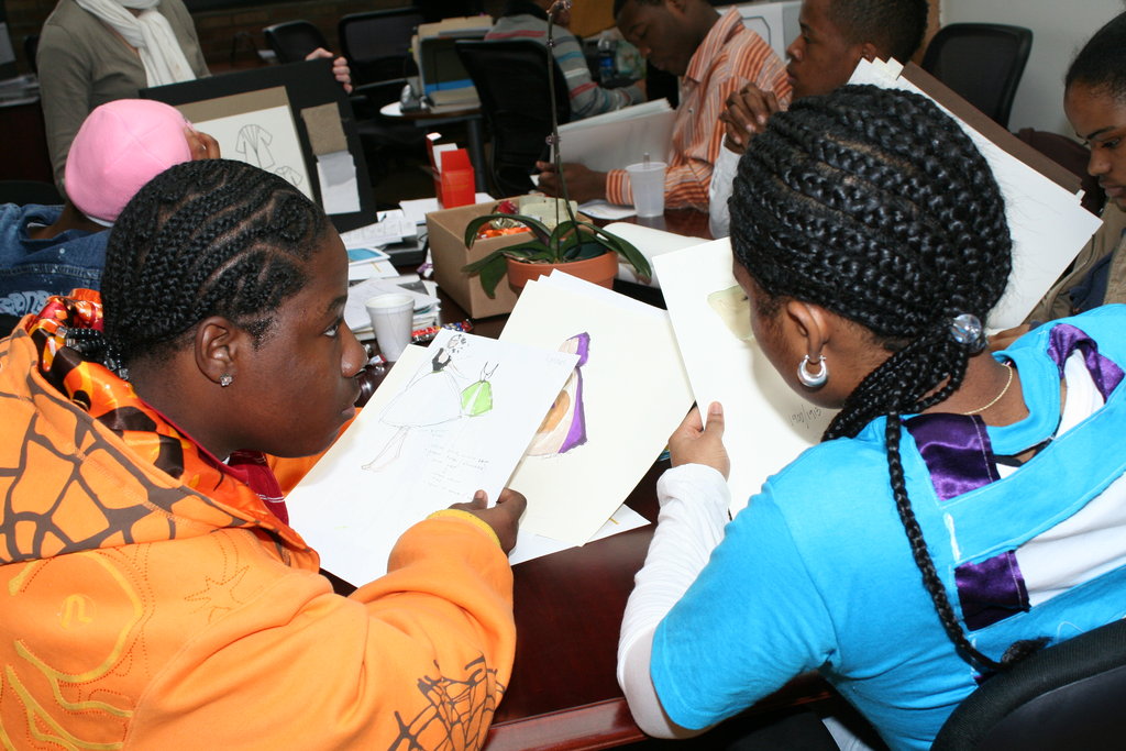 Help Chicago Students Excel With Business Training