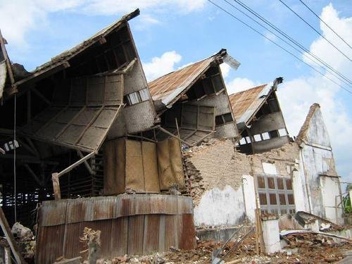 Clean Water and Food for Earthquake Survivors