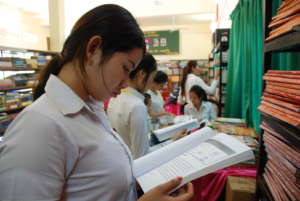 GATEway students at the library