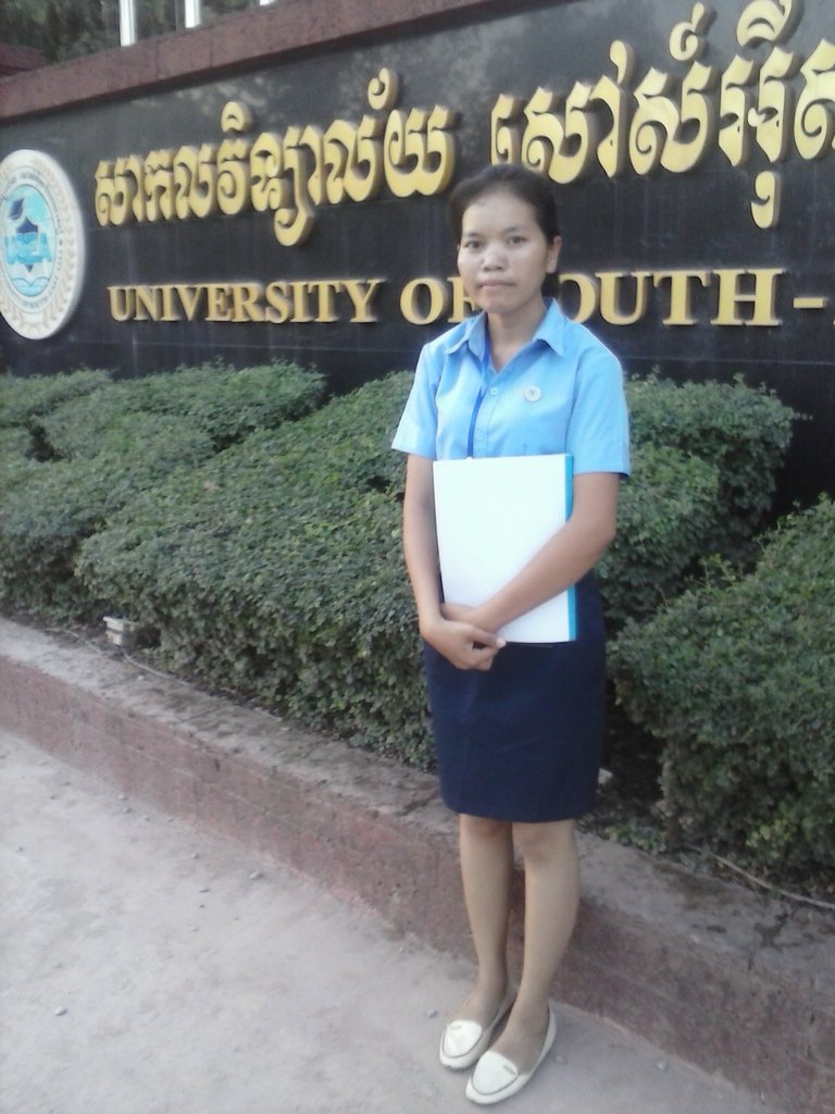 Chanthoeun attending her accounting class