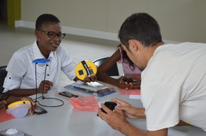 Alex teaching a new Sales Agent about divi tech