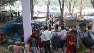 People   at Manakamana  big  fare