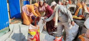 SESF Chairperson at food materials distribution