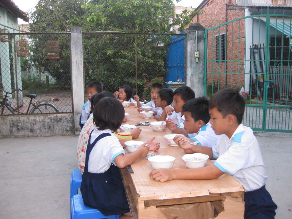 Brown Bag Lunch Day for Kids in Vietnam