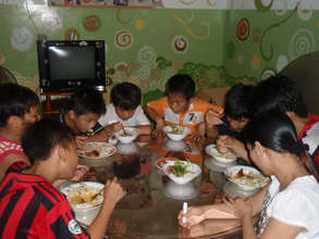 Lunch at To Am Anh Sang (Light Shelter)