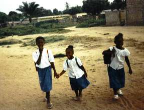 Preschoolers returning from school