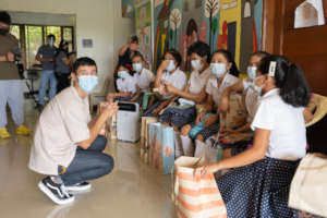 Filipino celebrity Enchong Dee visits Tahanan
