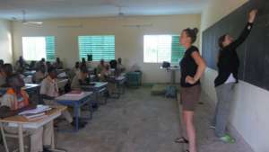 Visit of 2 young european women to the LAP