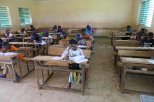 Children during the test in the village Nefrelaye