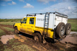 CHATs motor mobile stuck in mud