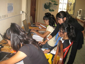 Computer training at the CCPCR shelter