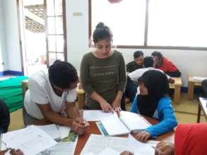 Learning English with volunteer