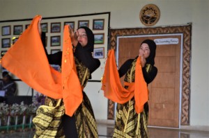 Traditional dance performance from batch 38