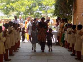 Welcome of the visitors by students