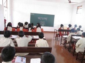 Students in new class room in Erode school - 1