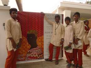 Coimbatore Students Observing Art