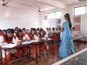 Students in new class room in Erode school - 3
