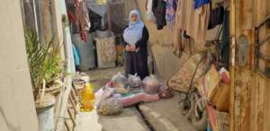 Distributing food during Ramadan
