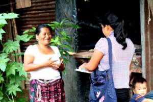 Seeds' extensionist visits a mom