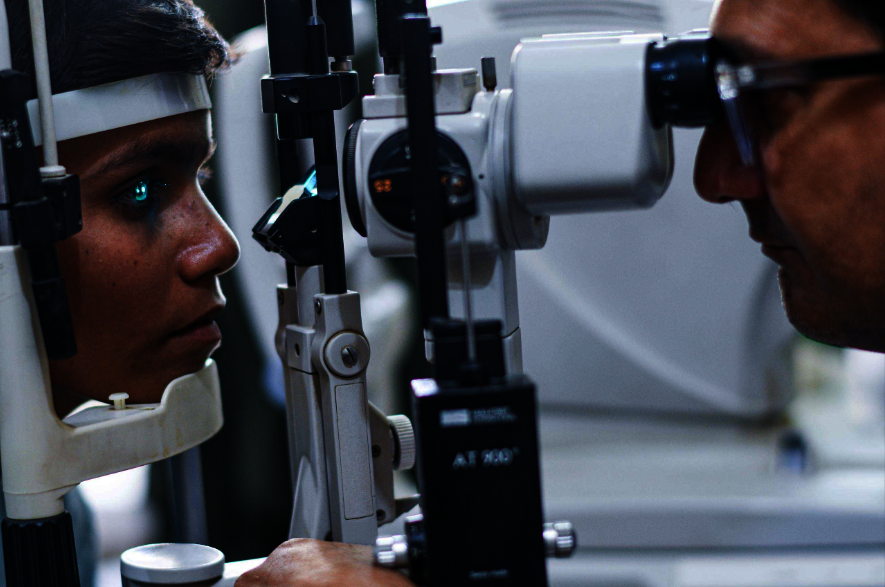 Teekamdas receiving free eye screening
