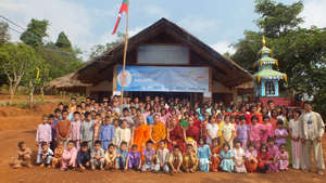 Sai Oo and his many students.