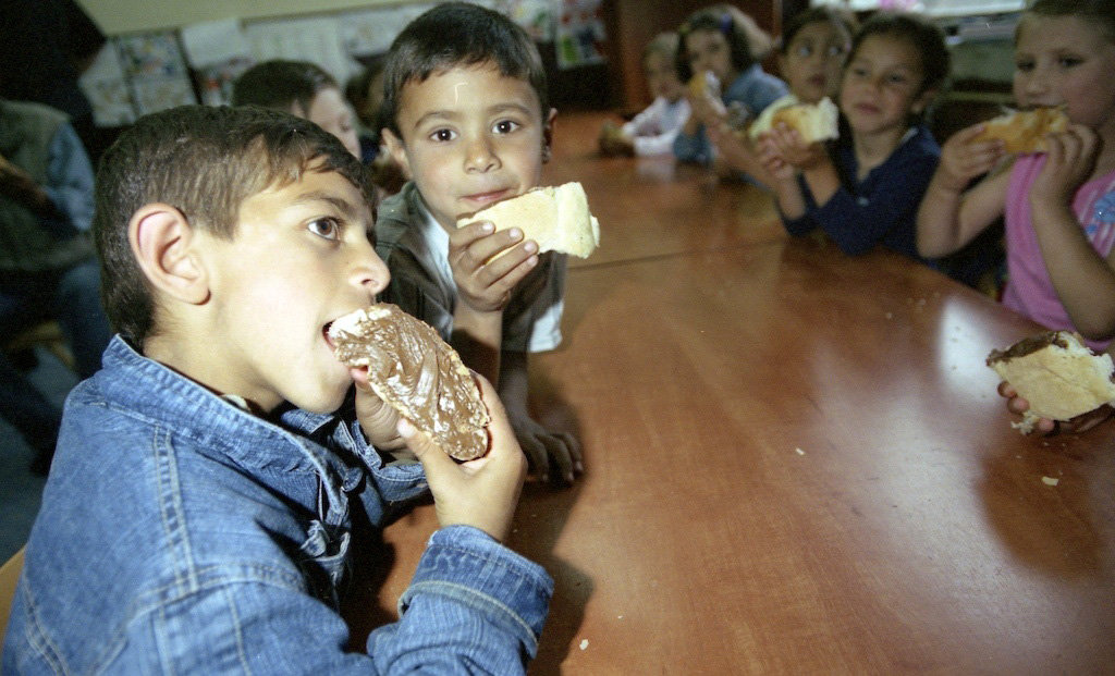 Give refugee children in Serbia hope for education