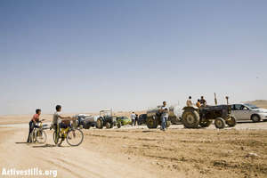 Bringing water to unrecognized village Tel Arad