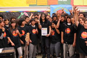Slash visits a class in East Los Angeles