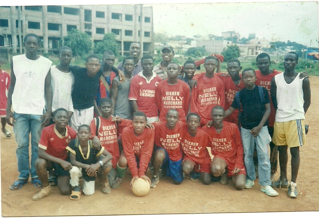 Use football to help 5000 children in Cameroon