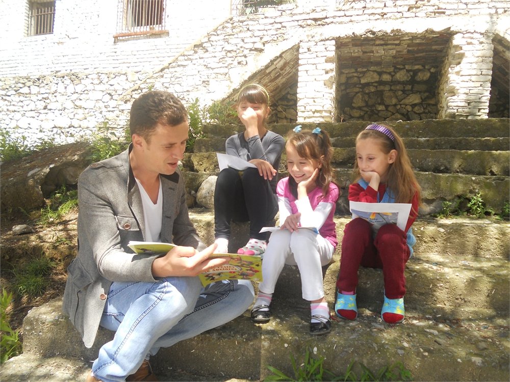 Monthly Mobile Library for Albanian Children