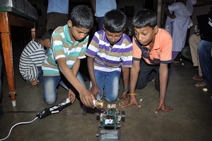 Light controlled waste dump robot