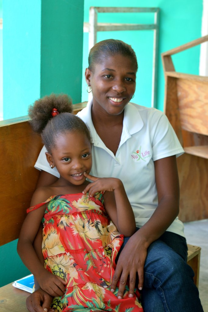 Darline Richard, with her daughter Elis Naika