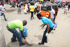Clean Up Exercise at Community Market