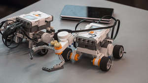 Students built a solar car in an apprenticeship