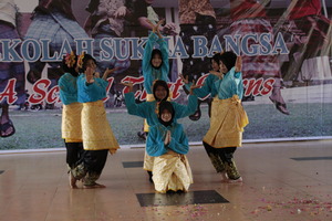 Traditional Achenese dance at Sukma Bangsa