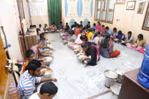 orphanage_in_andhra_pradesh_providing_food