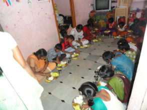 orphanage-in-kurnool-getting-food-support-seruds