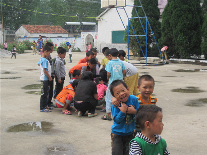 children playing between classes