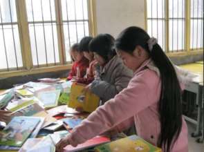 children reading in their free time
