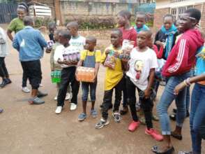 HALO Lungujja Girls volunteering