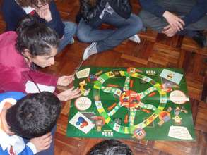 Adolescents discussing situations of bullying