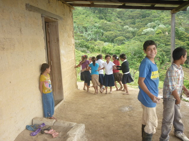 Drinking Water for Poor Schools in Rural Honduras