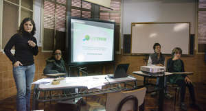 Madelon and Nicolas exposing their project