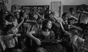 Teach For India Fellow along with her students