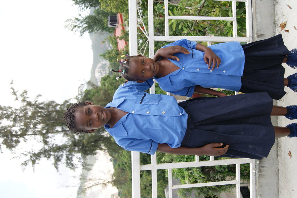 Send 200 kids in Haiti to school!