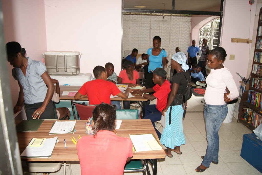 Send 200 kids in Haiti to school!